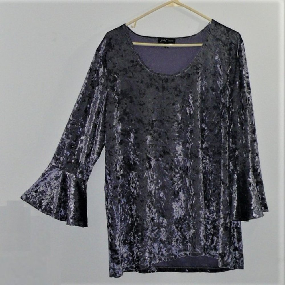 Slinky Brand 3/4 bell sleeve scoop neck